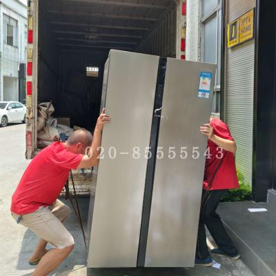 鷺江社區(qū)搬家?guī)煾嫡诎徇\(yùn)冰箱上樓